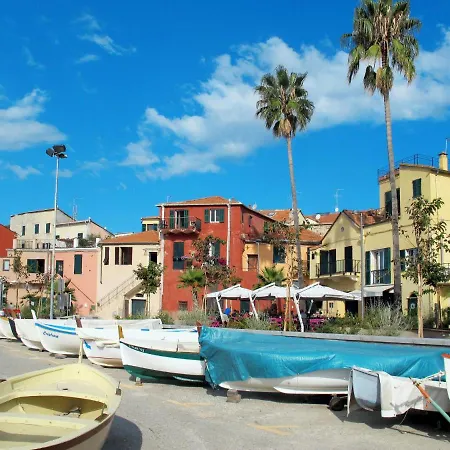 Locazione Turistica Giulia - Imp451 * Империя
